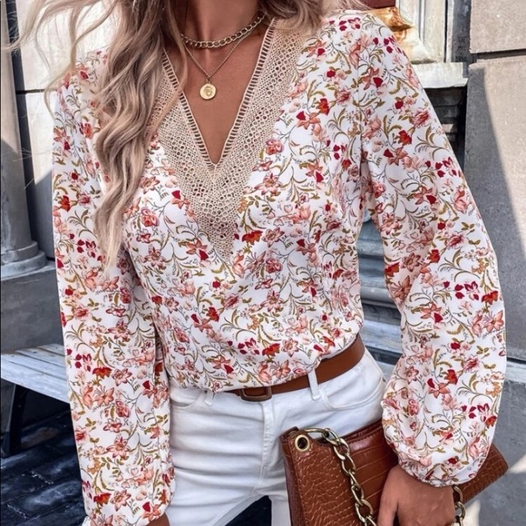 New  deep v neck floral print top - Picture 6 of 6